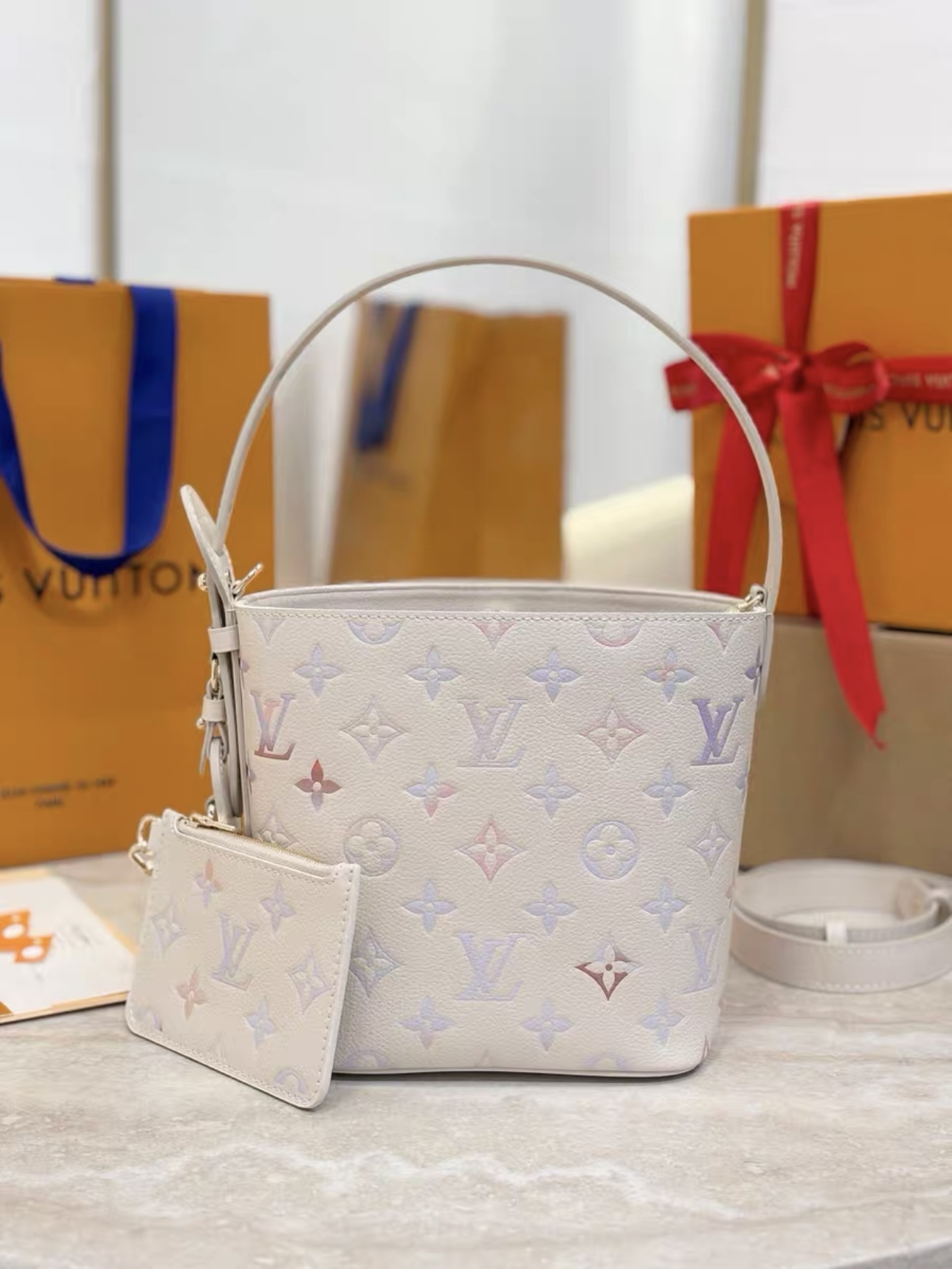 LV Monogram M25673 Empreinte Leather - image 2