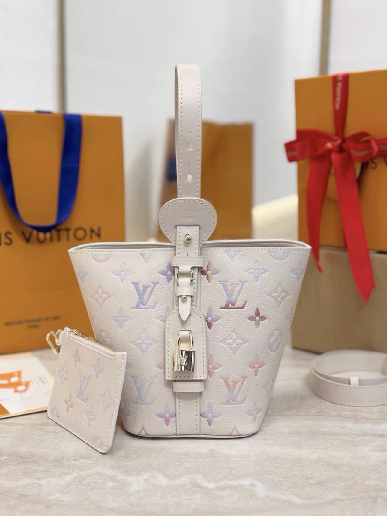 LV Monogram M25673 Empreinte Leather - image 3