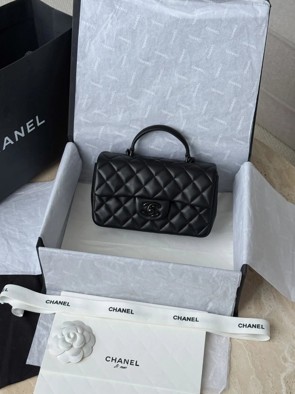CHANEL 22 Mini Flap Bag with Top Handle Lambskin SoBlack - image 8