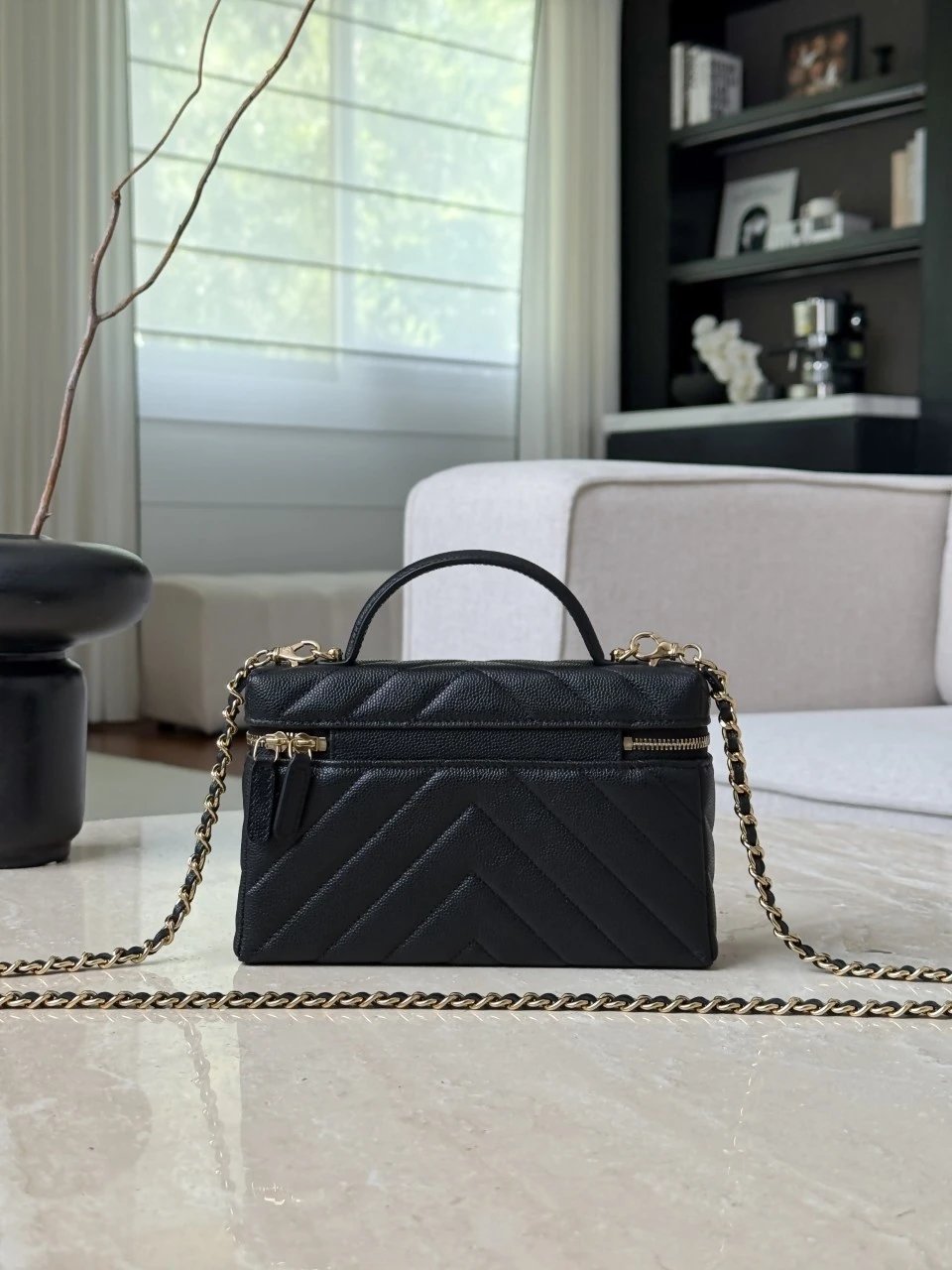 CHANEL Vanity with Chain Grained Shiny Calfskin - image 3