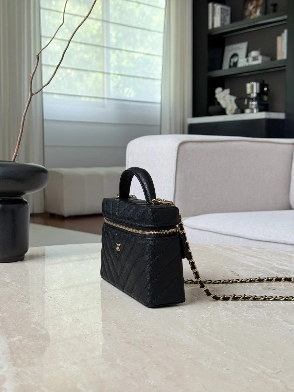 CHANEL Vanity with Chain Grained Shiny Calfskin - image 4