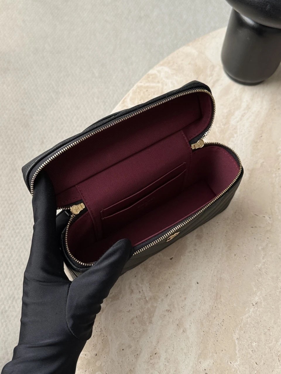 CHANEL Vanity with Chain Grained Shiny Calfskin - image 6
