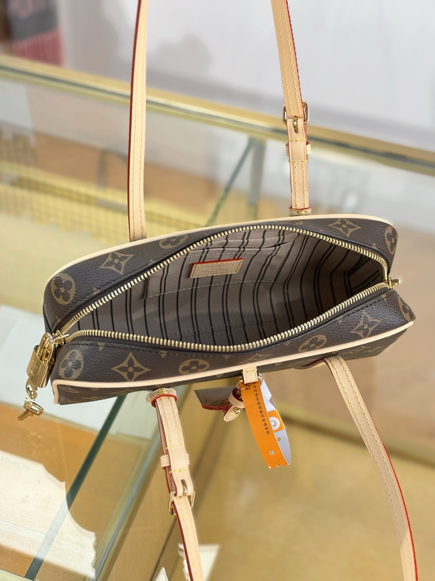 LV Hang On M47031 - image 7