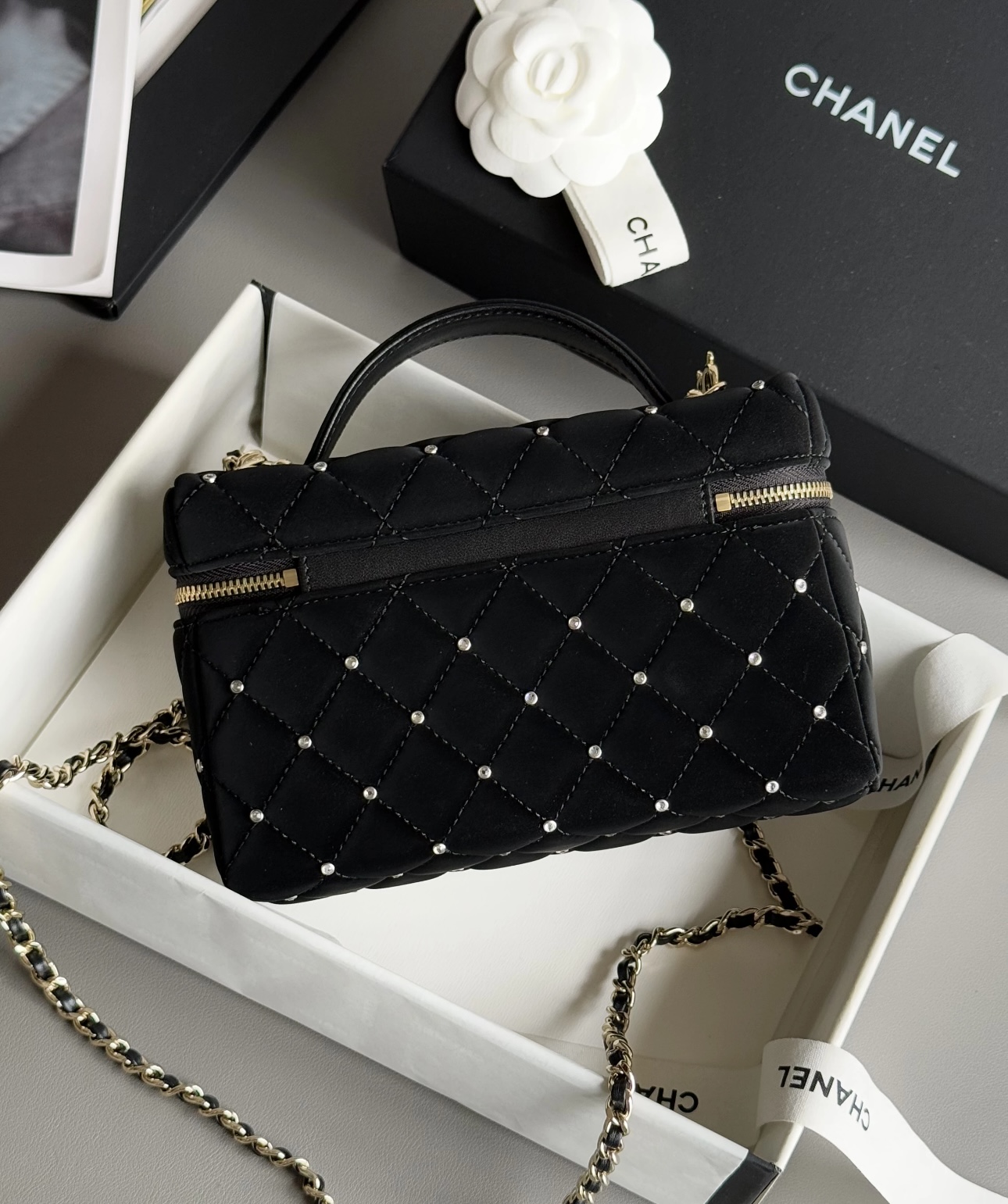 CHANEL Vanity with Chain Velvet Diamanté - image 3