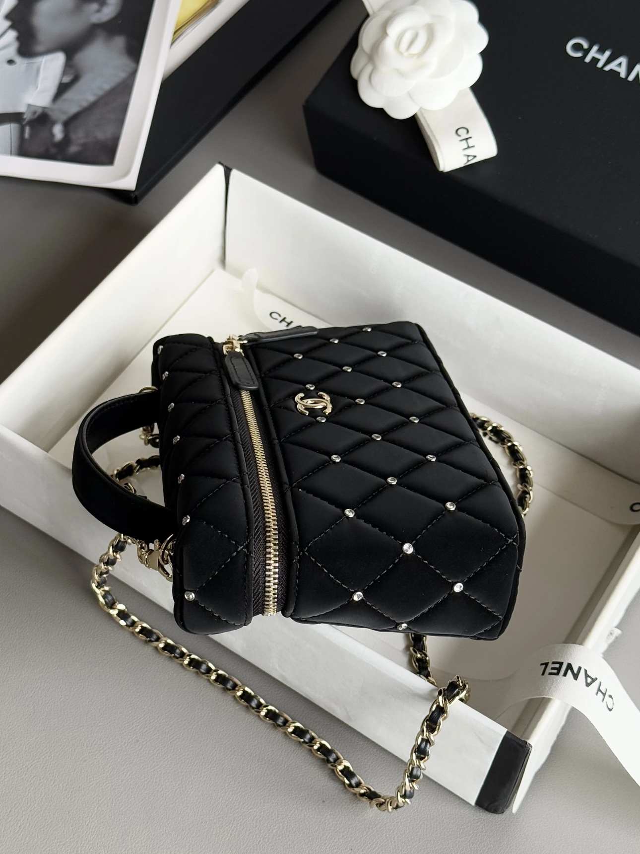 CHANEL Vanity with Chain Velvet Diamanté - image 5