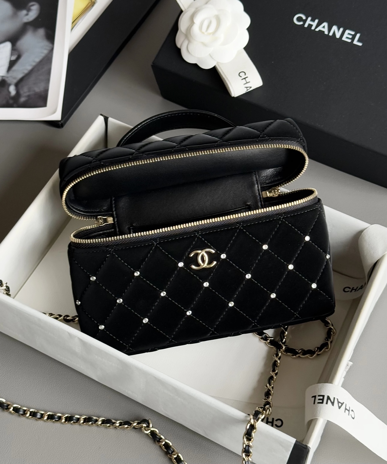 CHANEL Vanity with Chain Velvet Diamanté - image 7