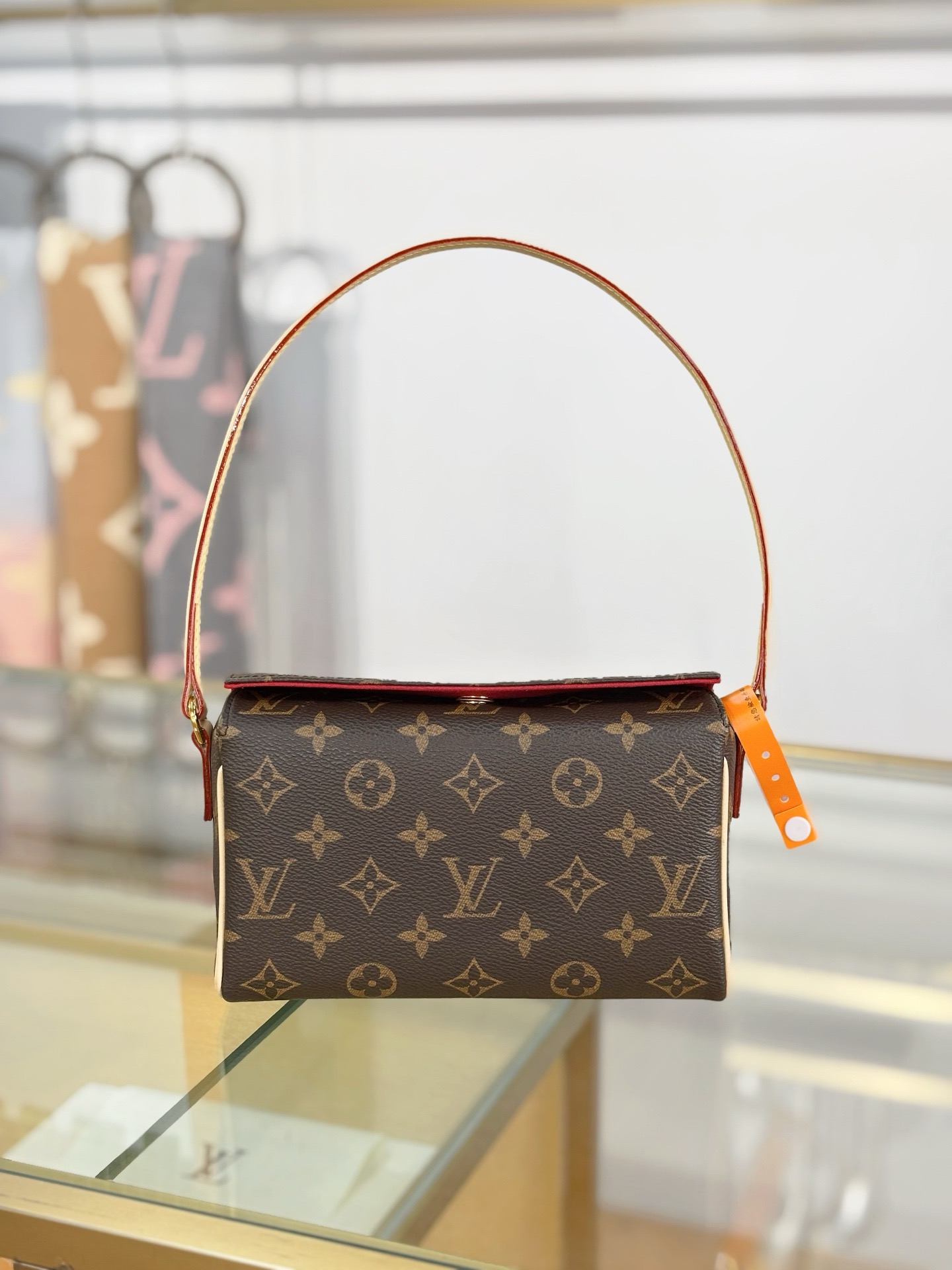 LV Recital M51900 - image 2