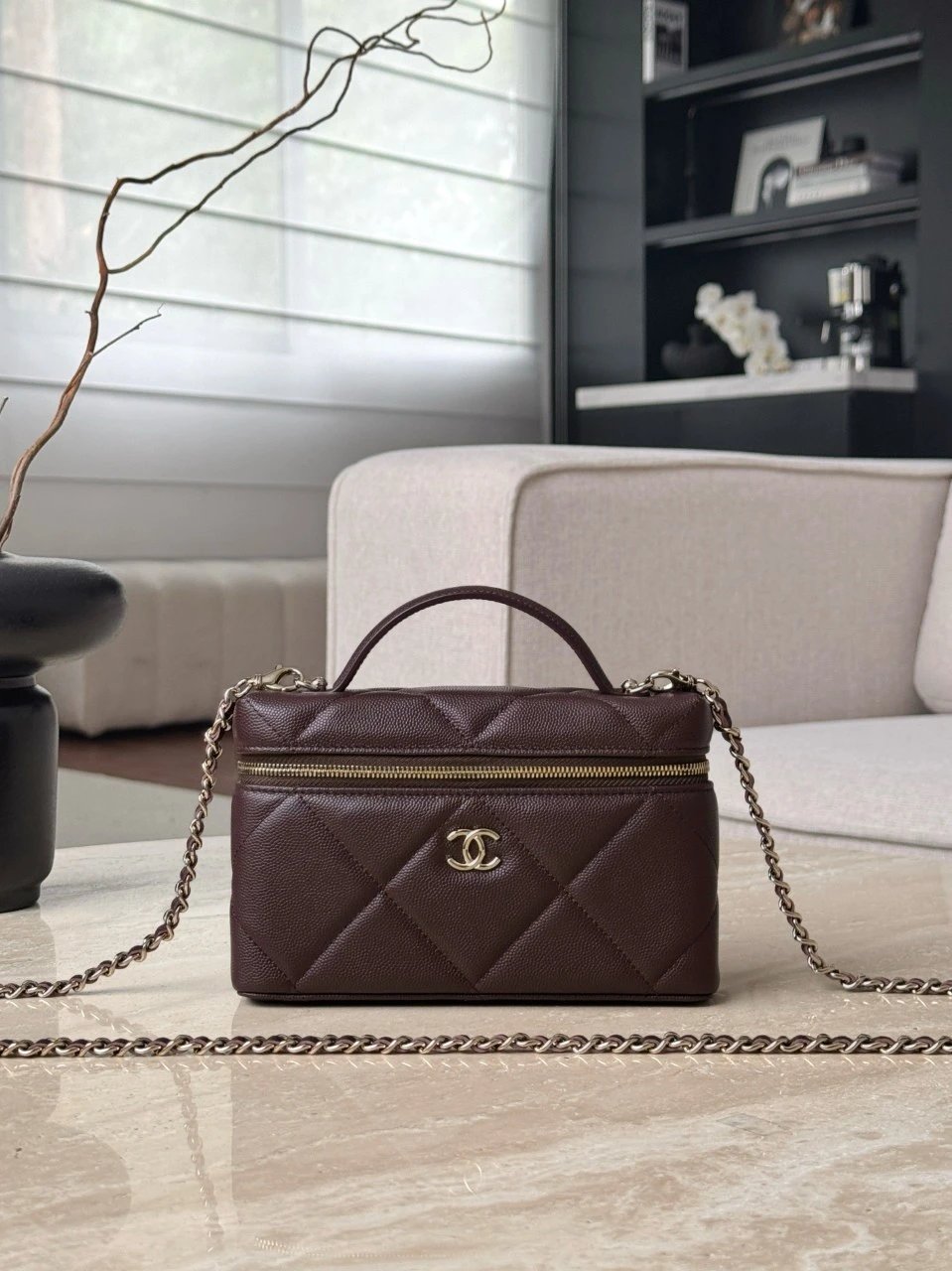CHANEL 25K Vanity with Chain - image 2