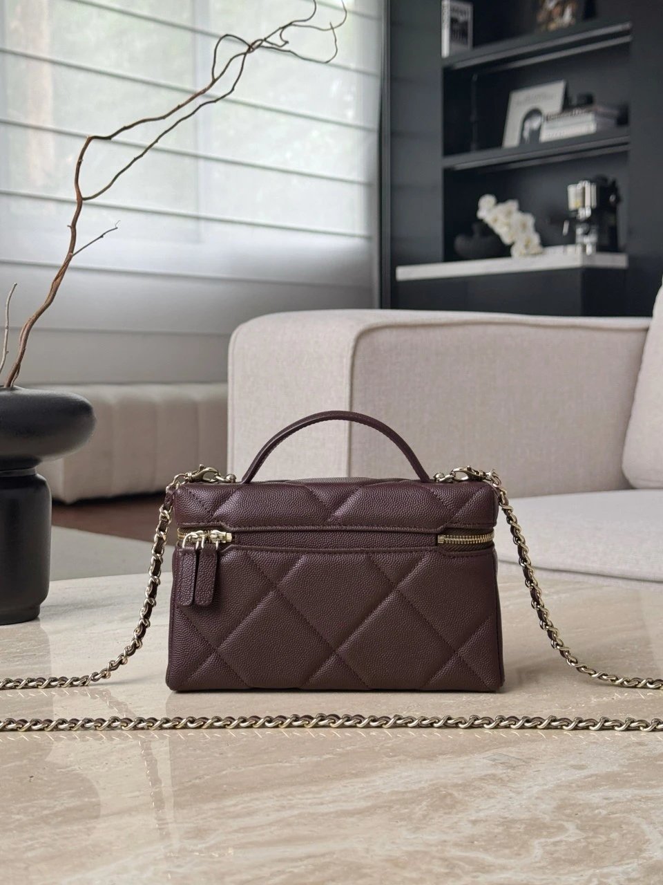 CHANEL 25K Vanity with Chain - image 3