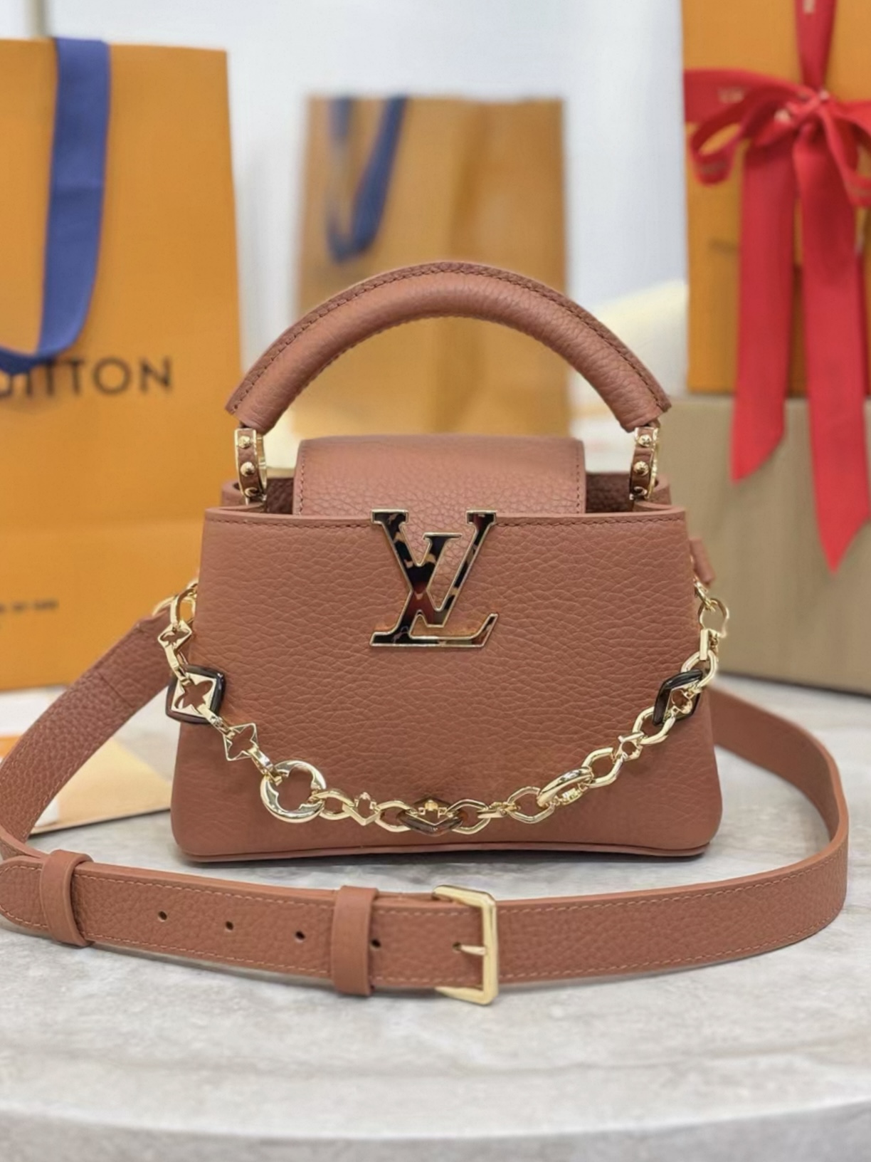 LV Capucines BB - image 2