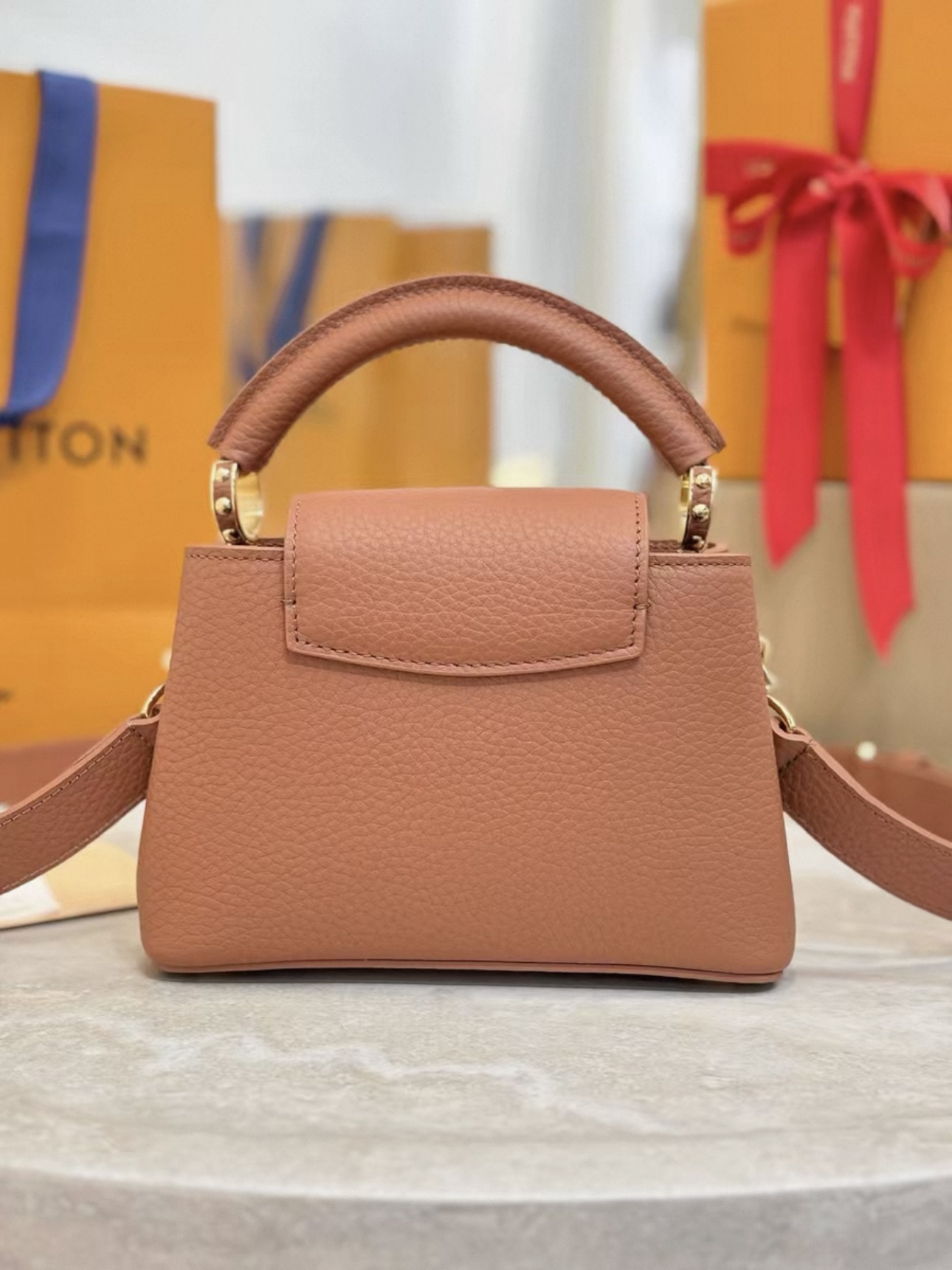 LV Capucines BB - image 3