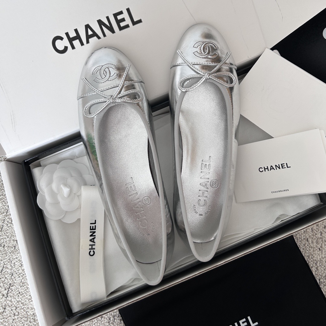 CHANEL Metallic Calfskin Cap Toe CC Ballerina Flats - image 3