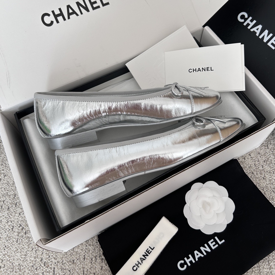 CHANEL Metallic Calfskin Cap Toe CC Ballerina Flats - image 4