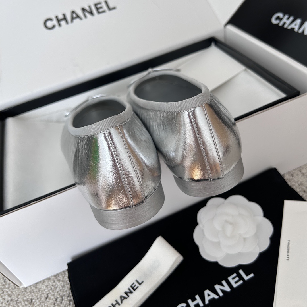 CHANEL Metallic Calfskin Cap Toe CC Ballerina Flats - image 5