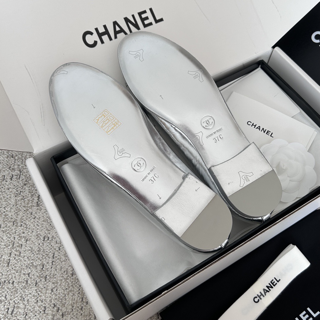 CHANEL Metallic Calfskin Cap Toe CC Ballerina Flats - image 6