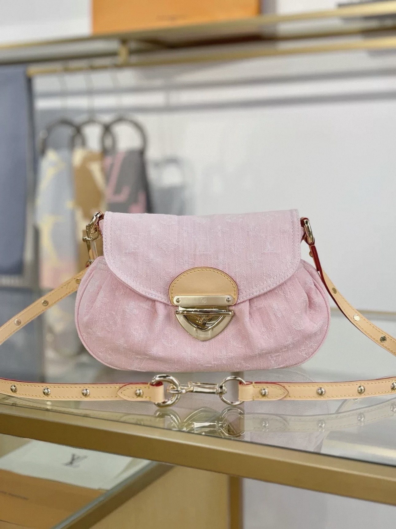 LV Denim Washed Pink Collection M13347 - image 2