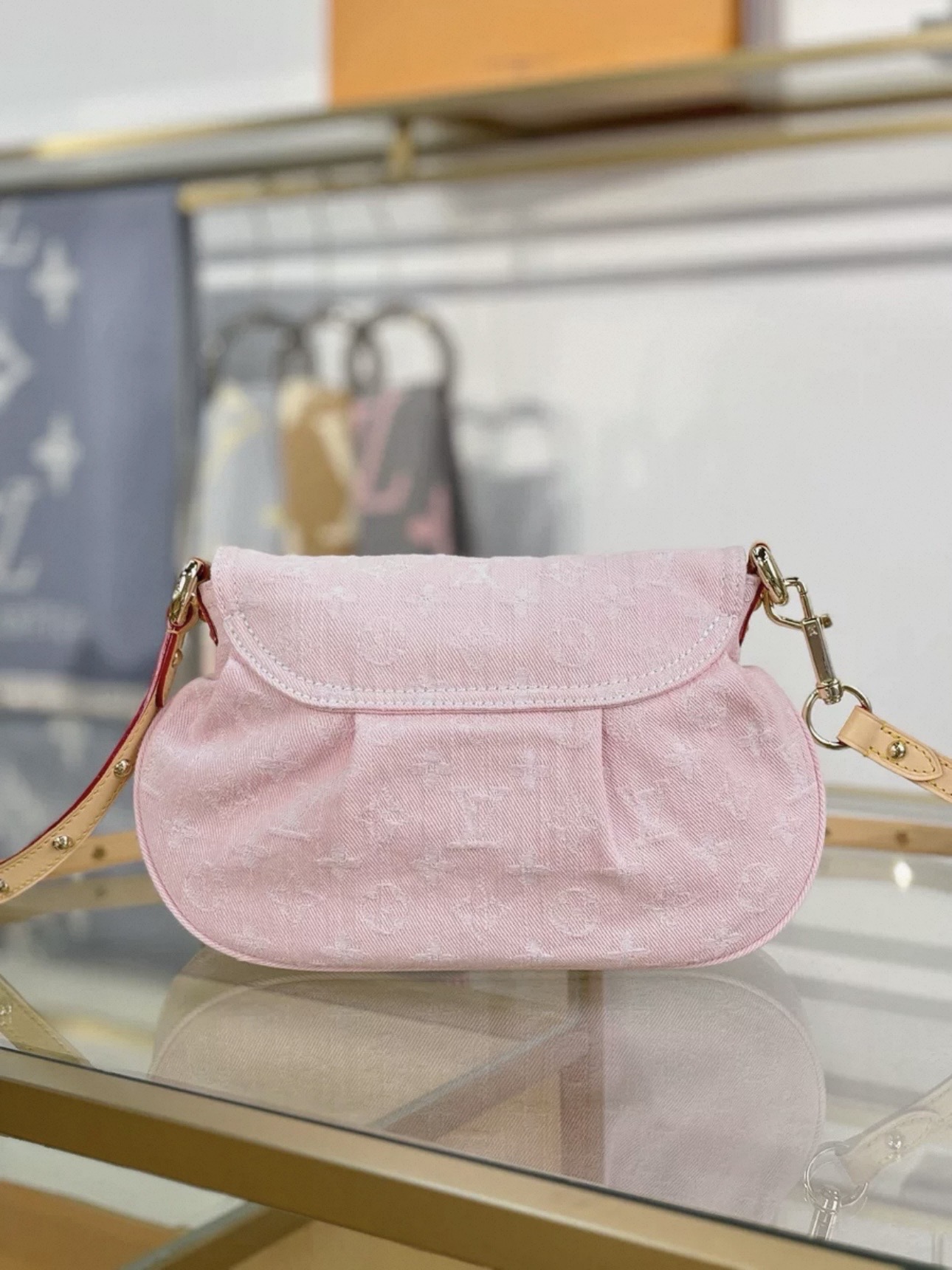 LV Denim Washed Pink Collection M13347 - image 4