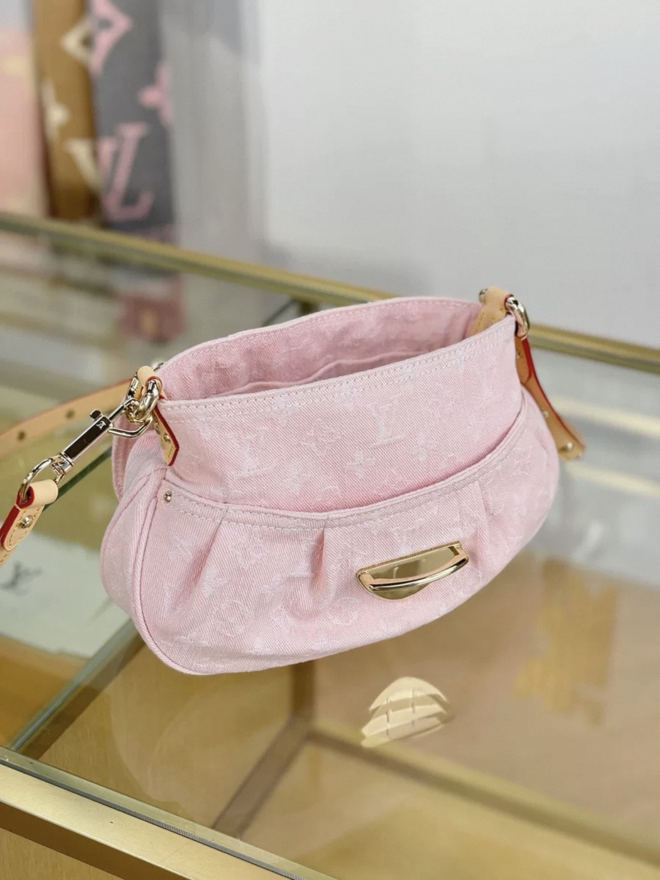 LV Denim Washed Pink Collection M13347 - image 6