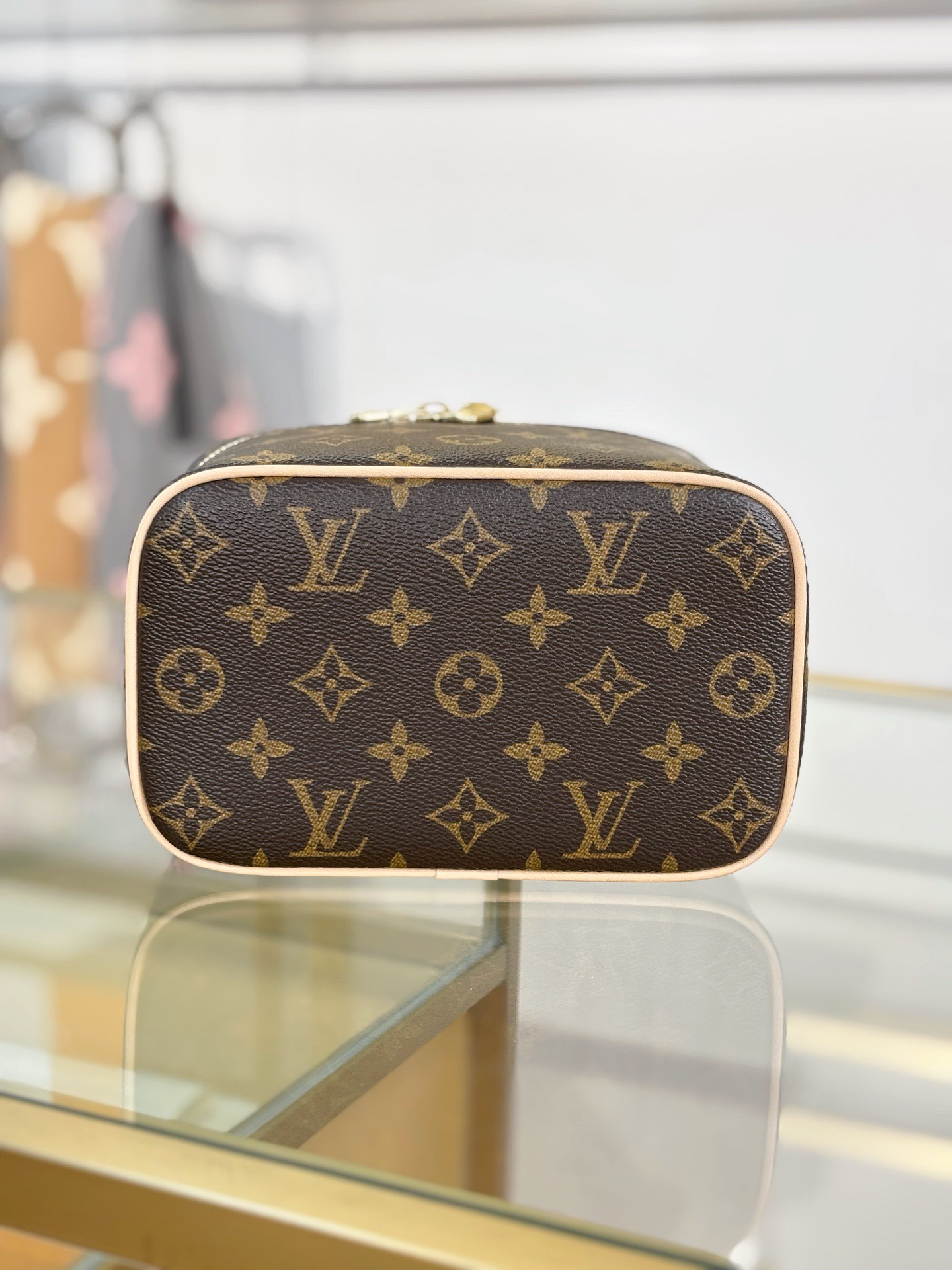 LV Nice Vanity Bag M44495 - image 6