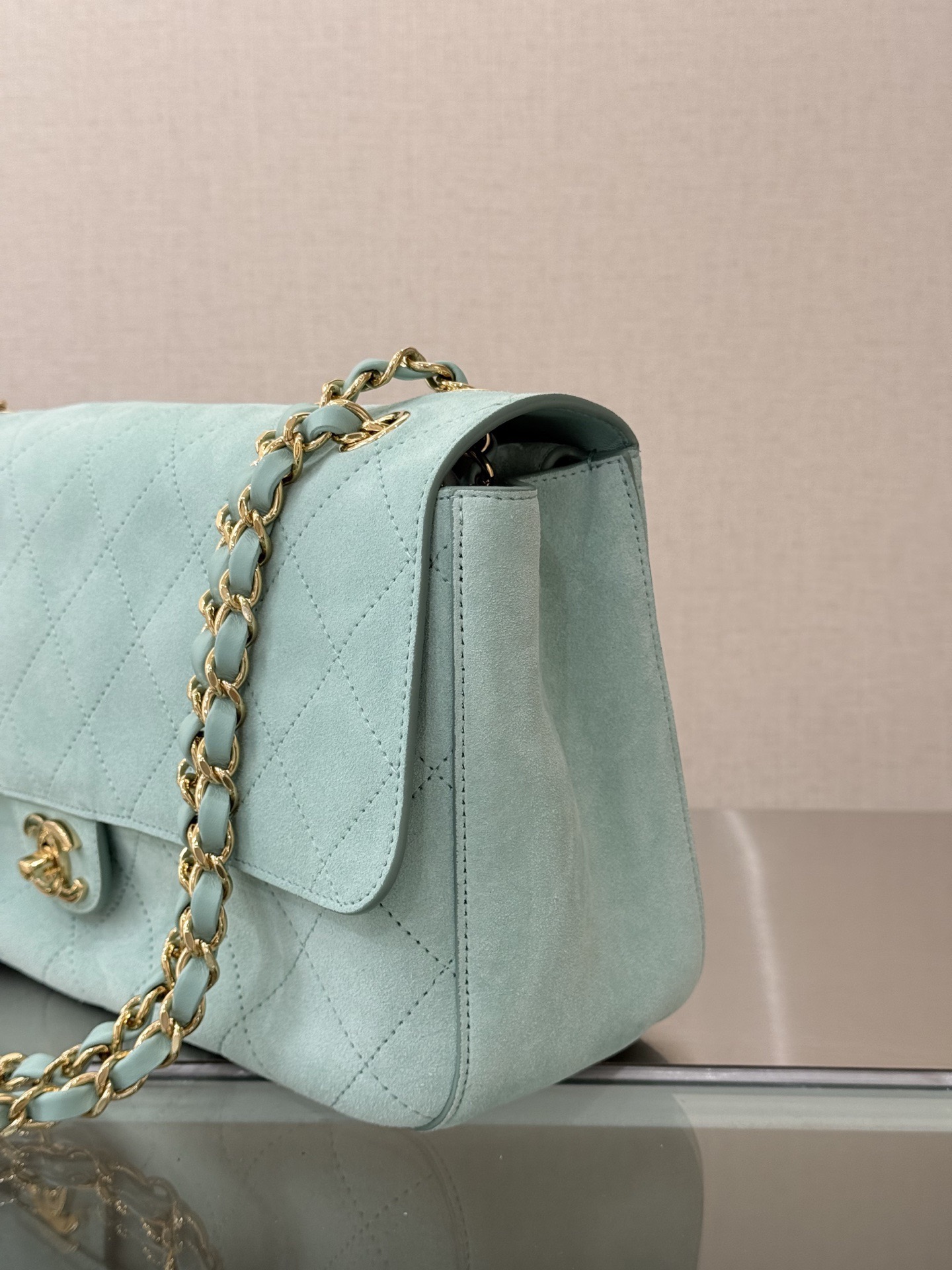 CHANEL Suede Calfskin Small Souplissimo Maxi Flap Green - image 4