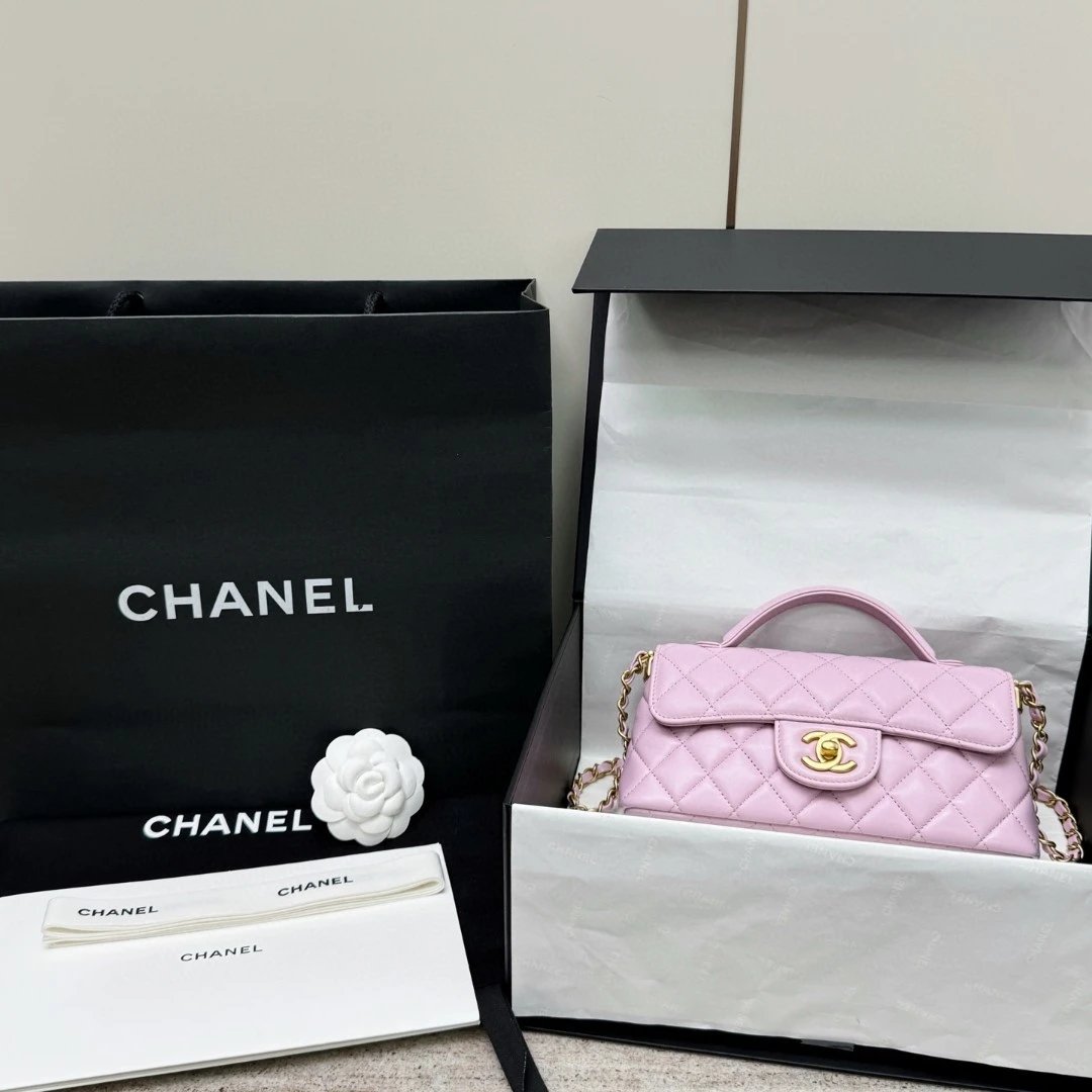 CHANEL 25P Kelly Handbag - image 19