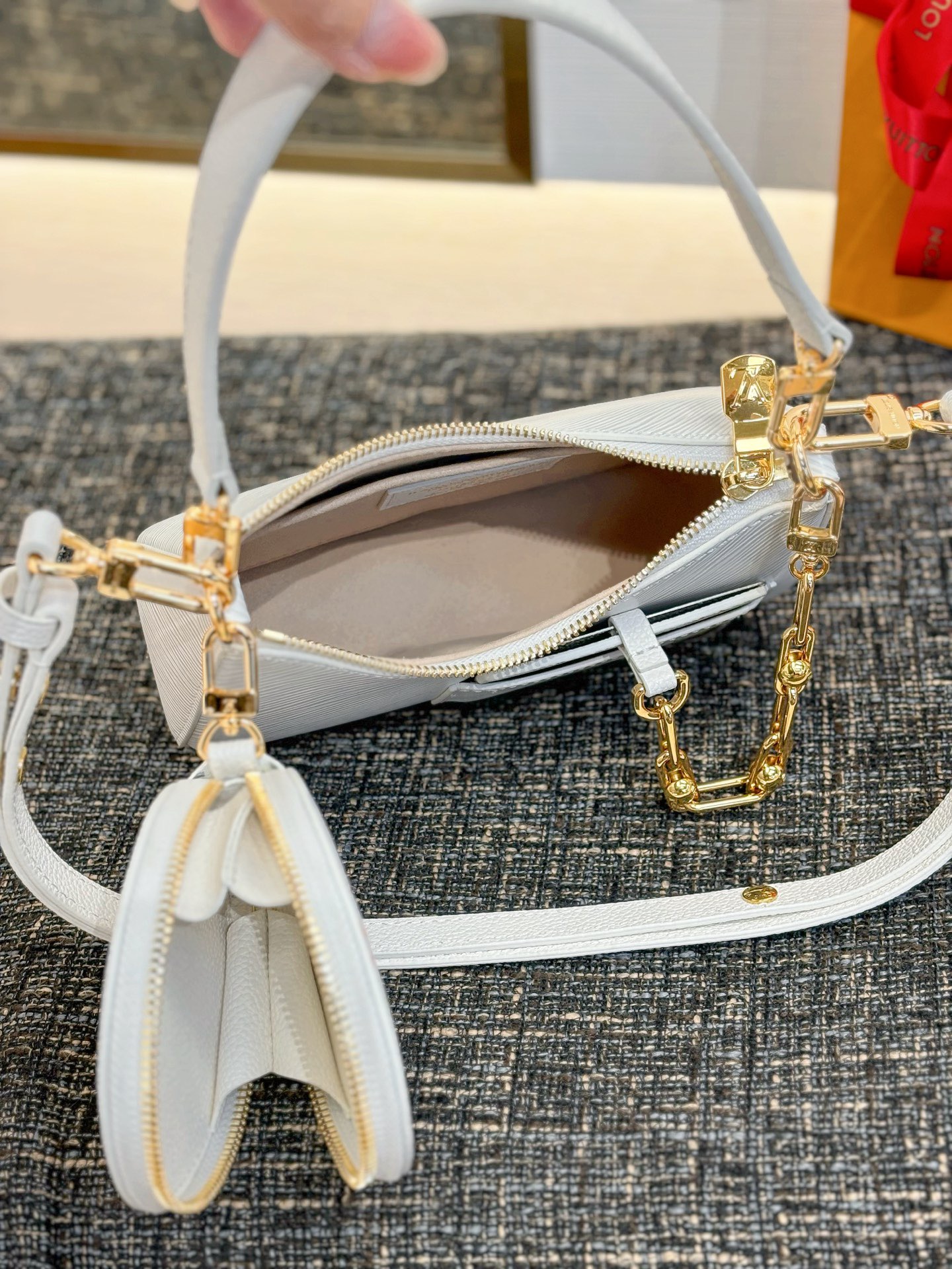 LV X TM MARELLINI M13100 - image 7