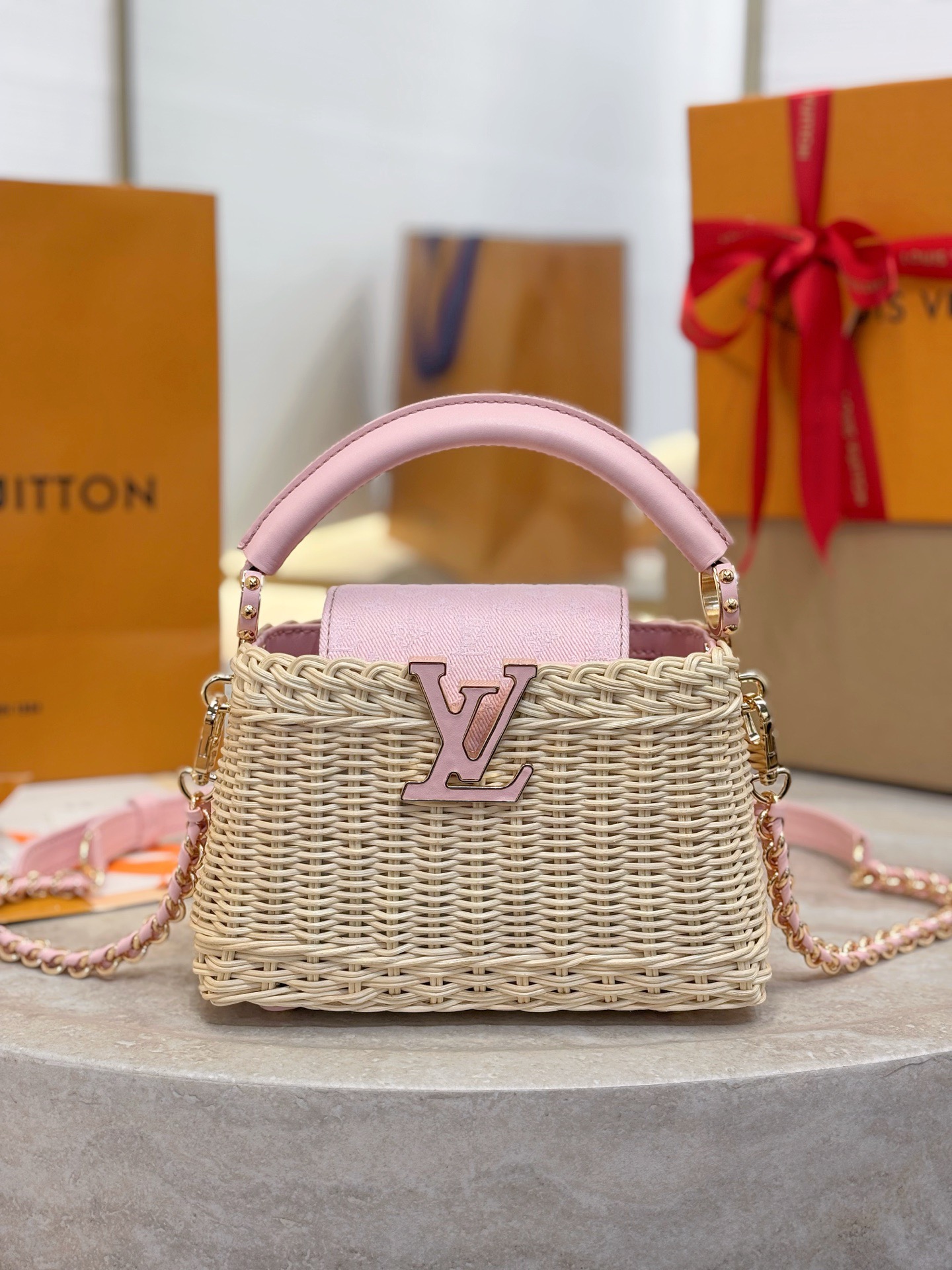 LV Capucines Mini M28548 - image 2
