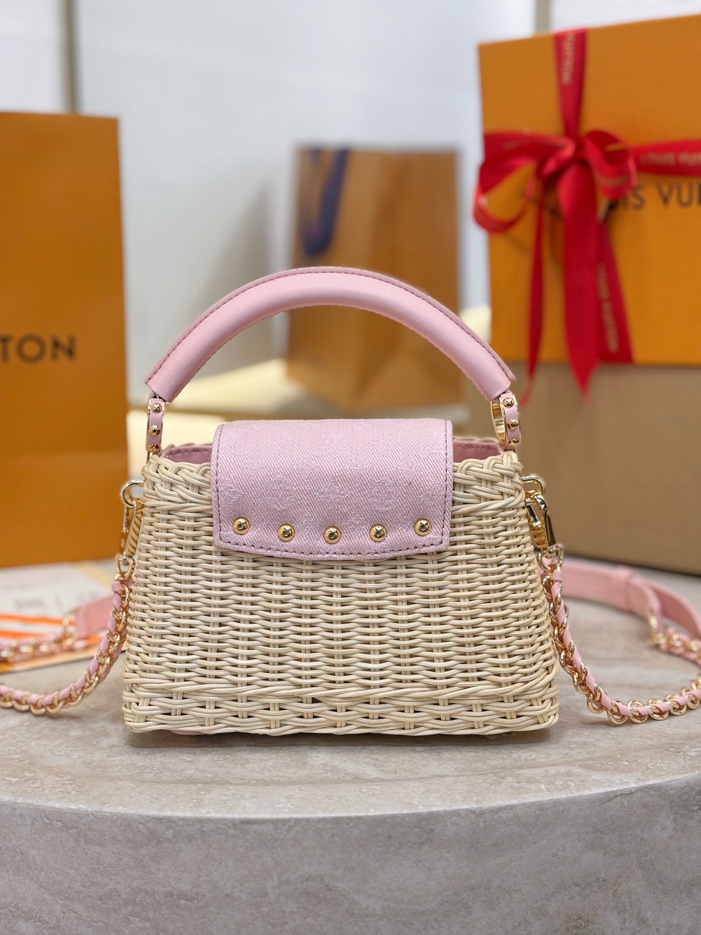 LV Capucines Mini M28548 - image 3