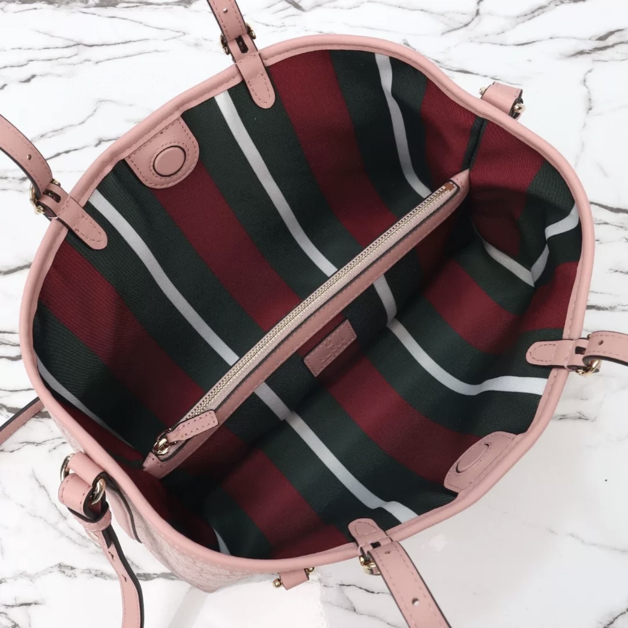 GUCCI Emblem Small Tote Bag - image 5