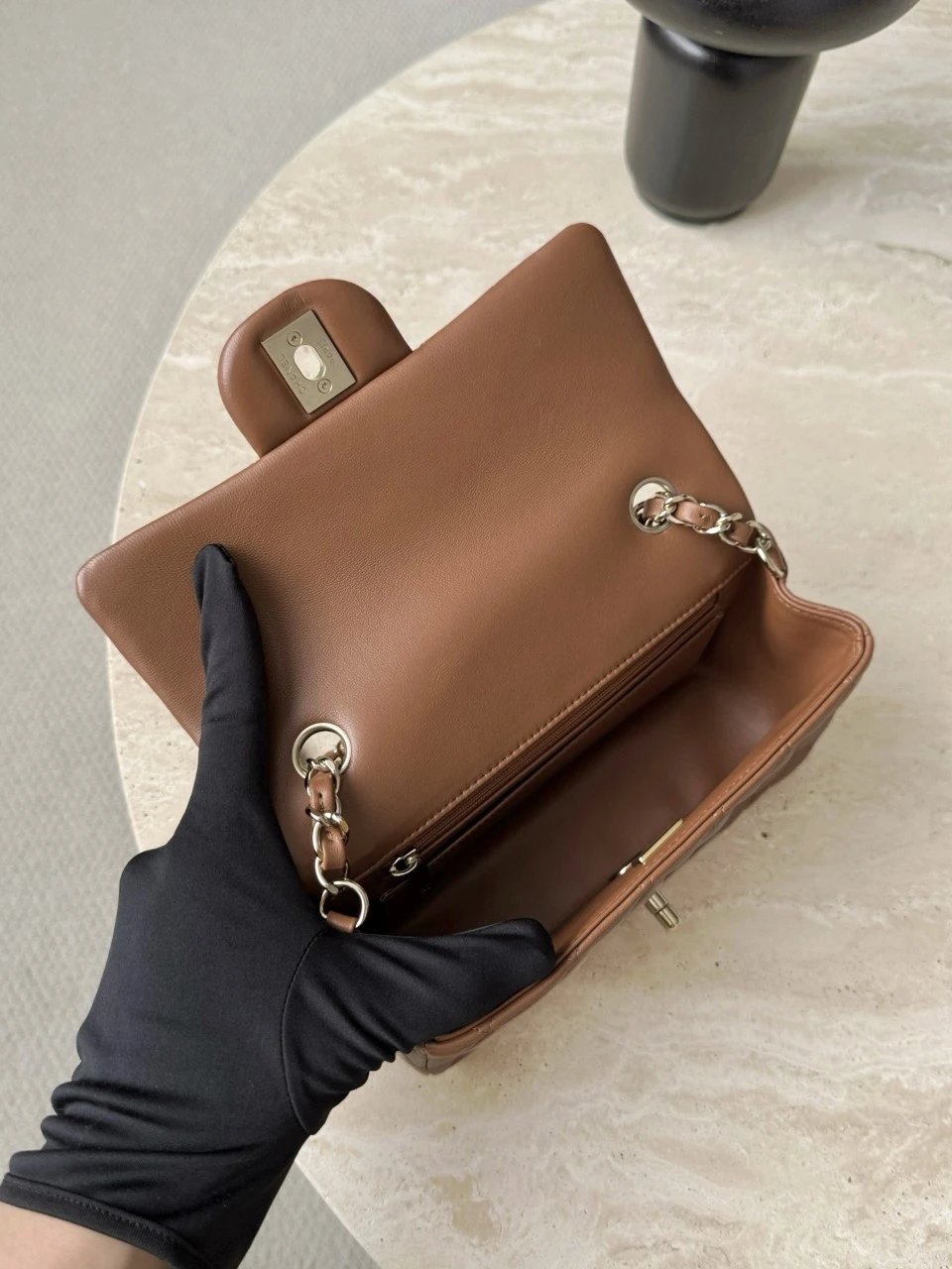 CHANEL Mini Classic Handbag lambskin leather-20CM - image 6