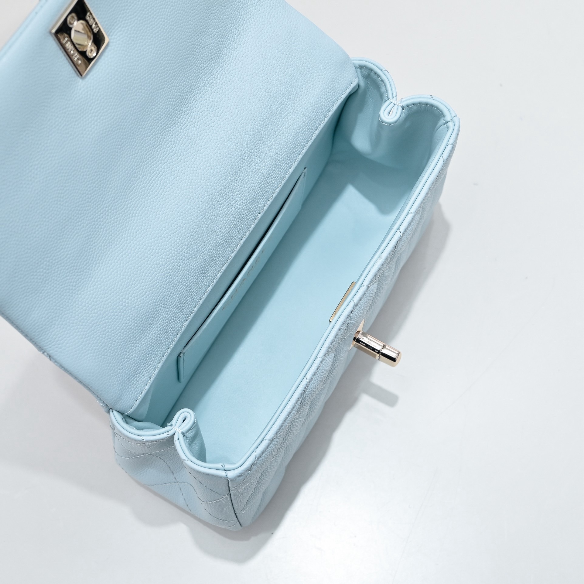 CHANEL 25S Cococrush handle handbag - image 6