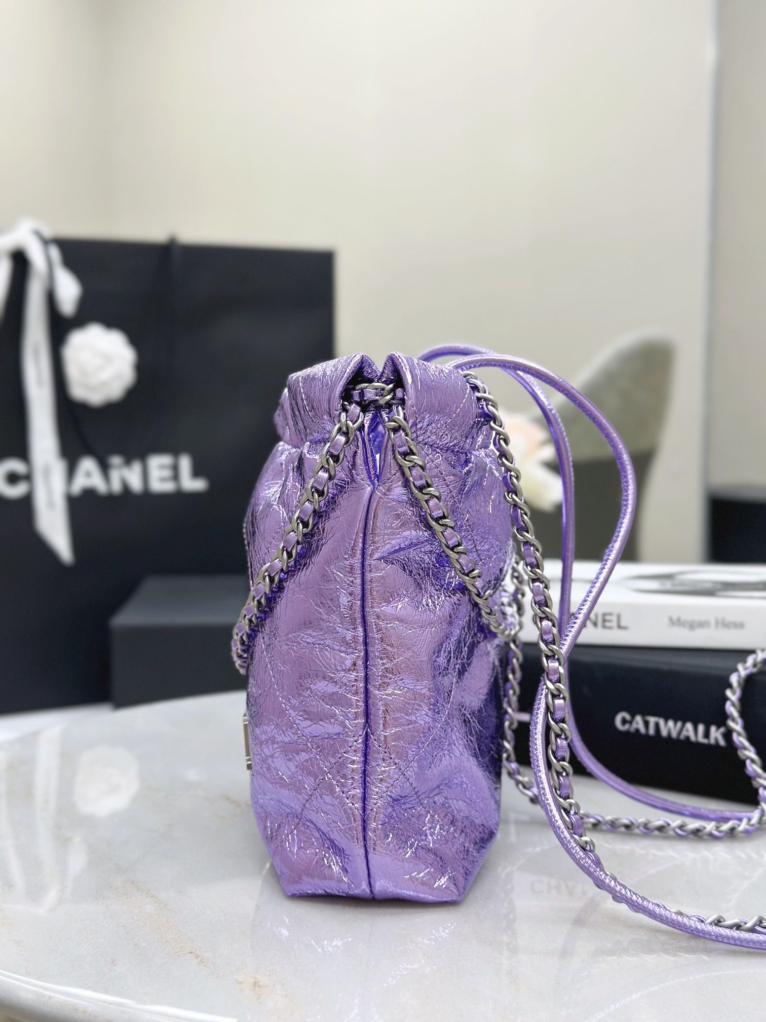 CHANEL Metallic Calfskin Quilted Mini 22bag - image 4