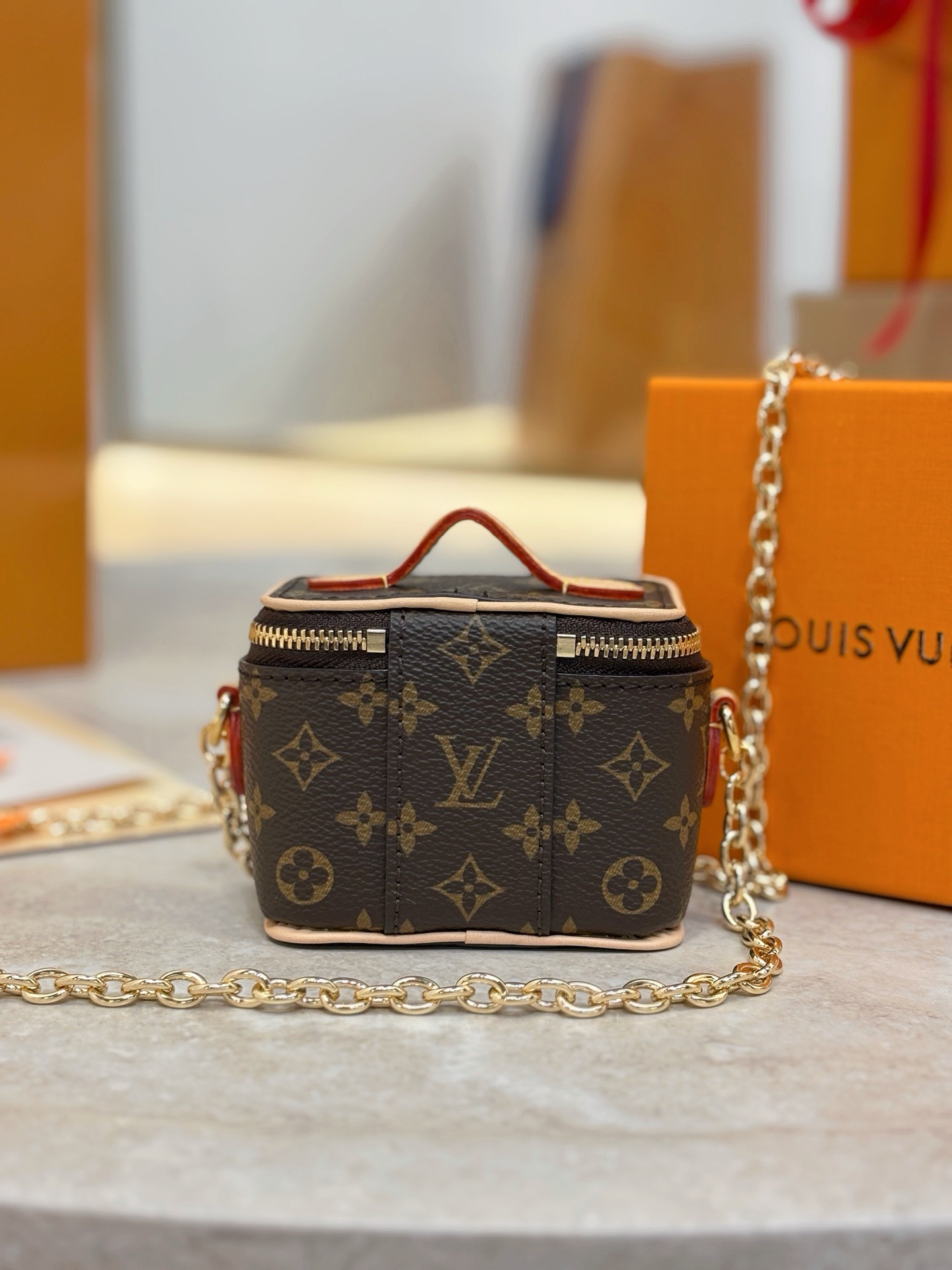 LV Micro Vanity Case M033772 - image 3