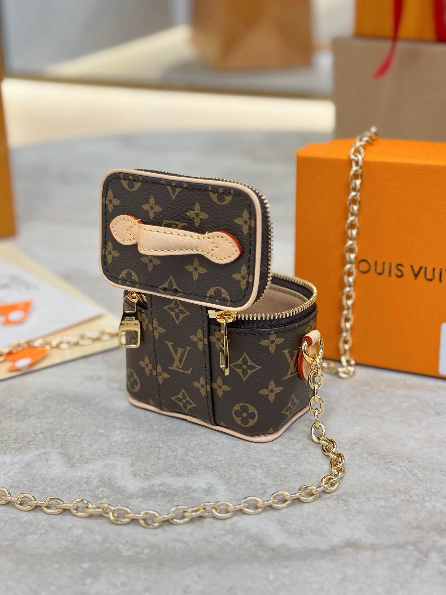LV Micro Vanity Case M033772 - image 5