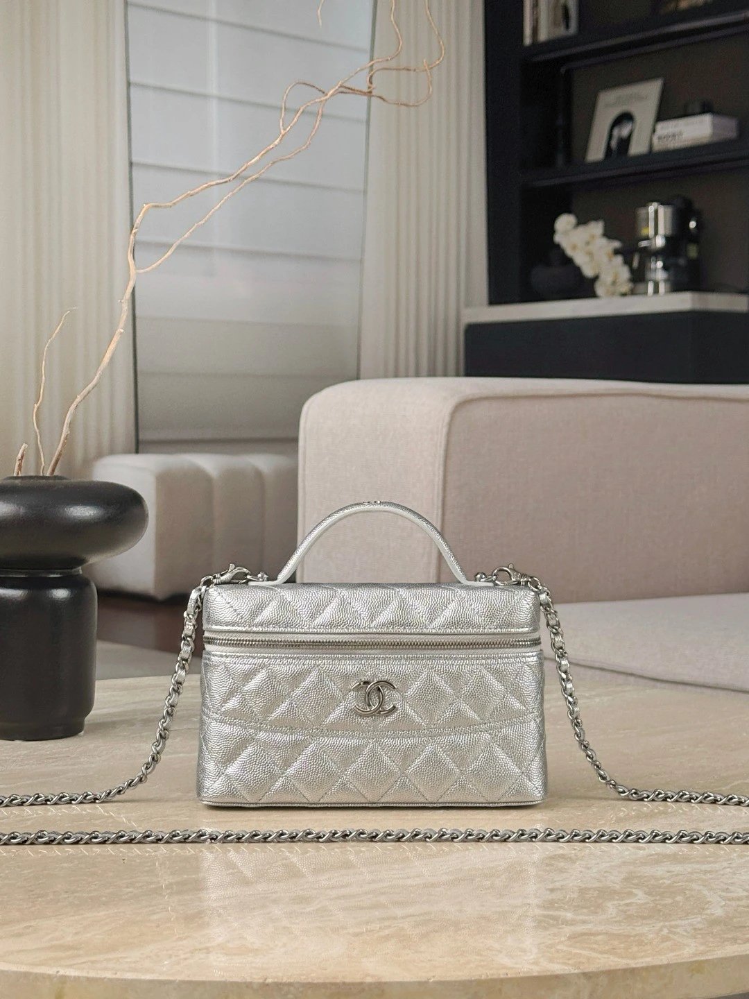CHANEL 25P Vanity with chain – silver - image 2