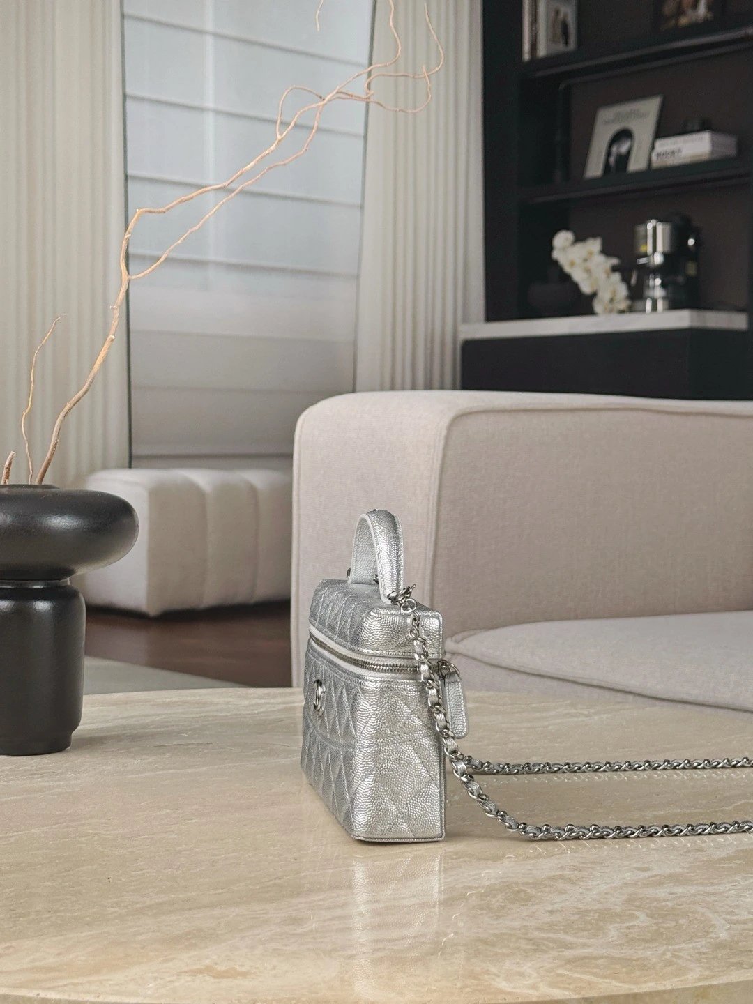CHANEL 25P Vanity with chain – silver - image 3