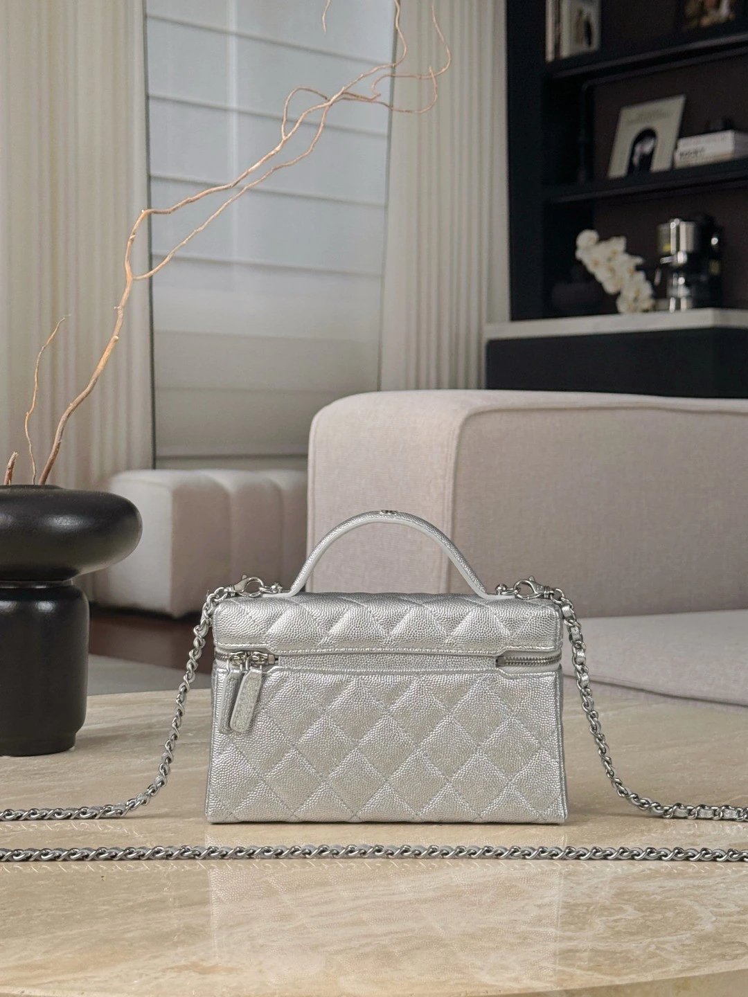 CHANEL 25P Vanity with chain – silver - image 4
