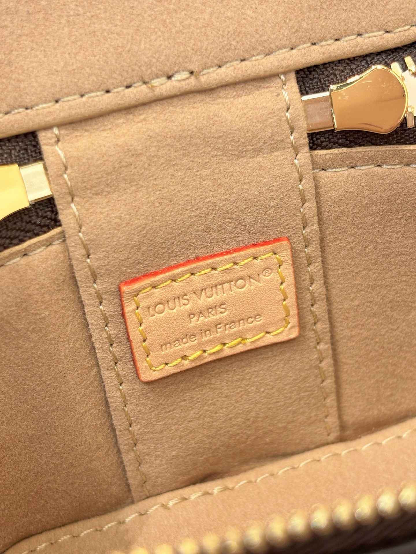 LV Micro Vanity Case M033772 - image 8