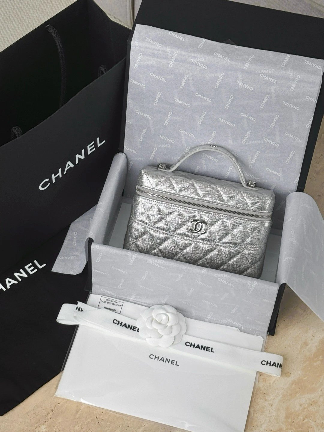 CHANEL 25P Vanity with chain – silver - image 8