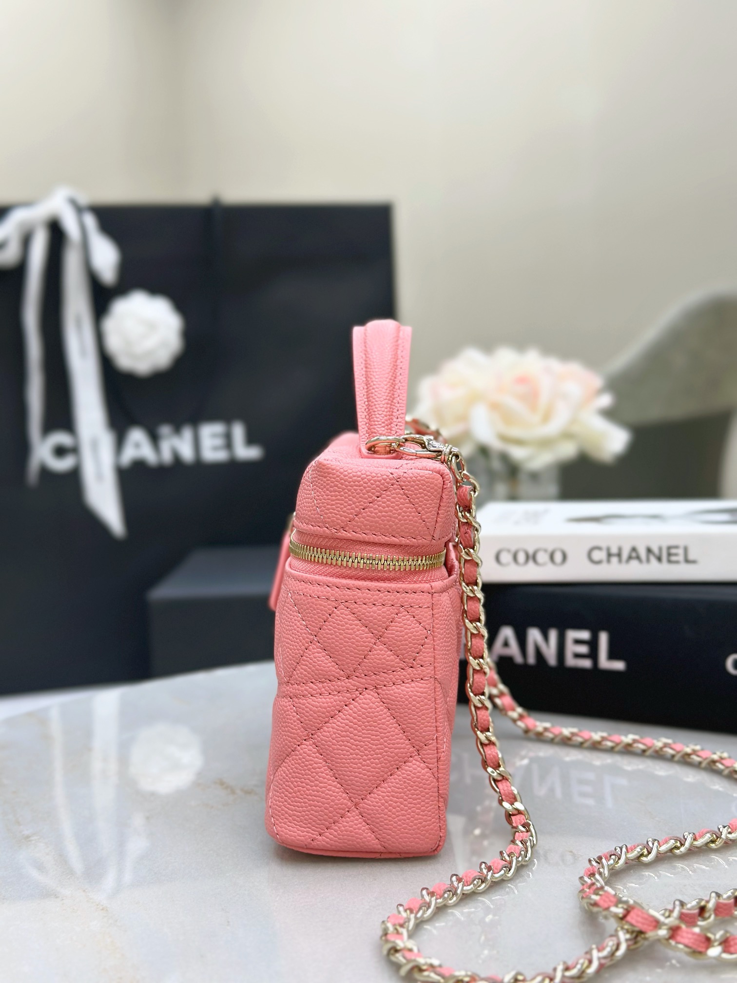 CHANEL 25C Long Vanity with Chain - image 4