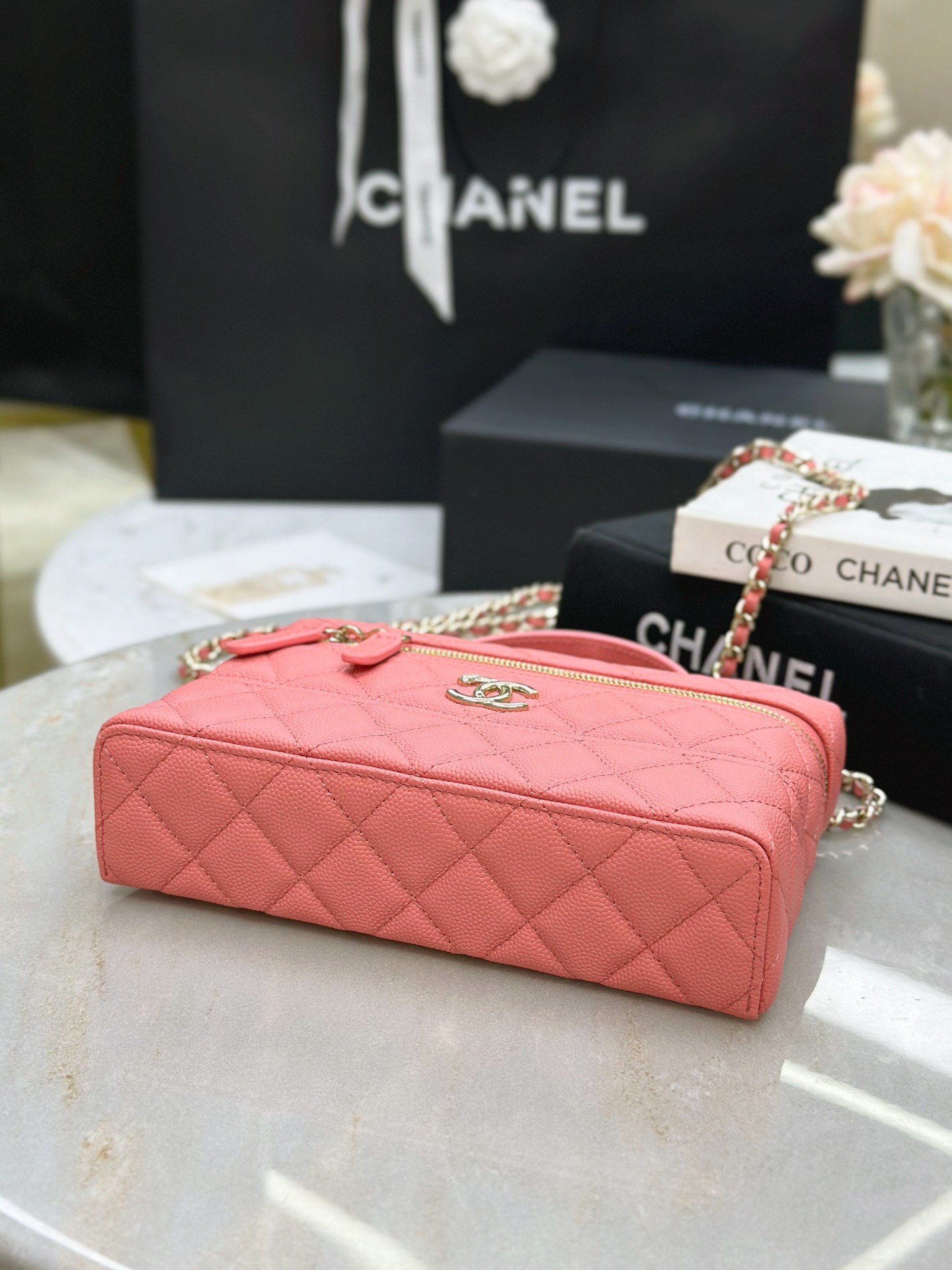CHANEL 25C Long Vanity with Chain - image 5