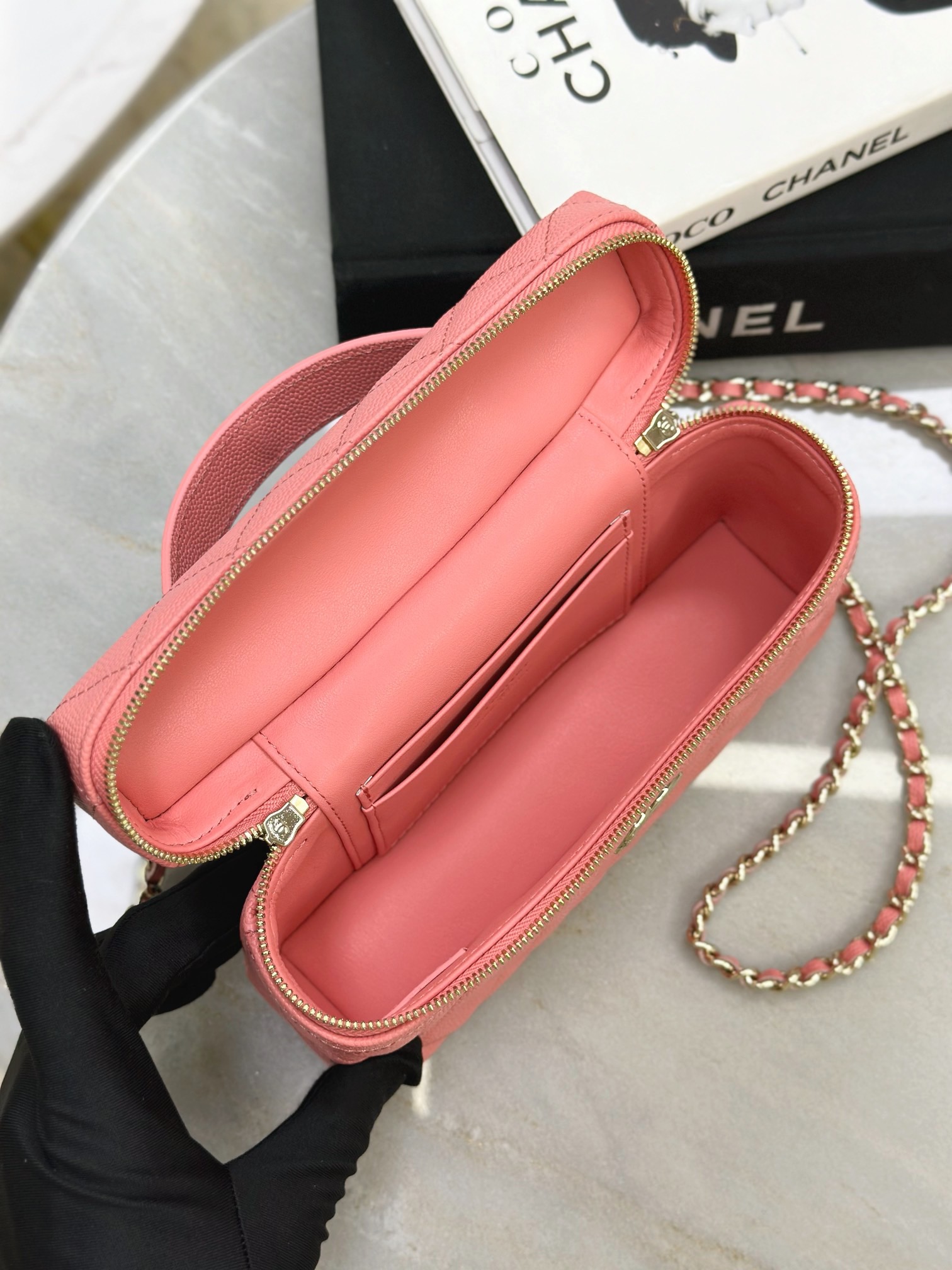 CHANEL 25C Long Vanity with Chain - image 7