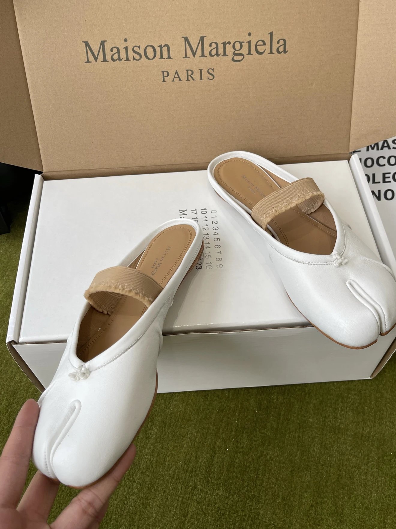 Maison Margiela Tabi ballerina mules - image 4