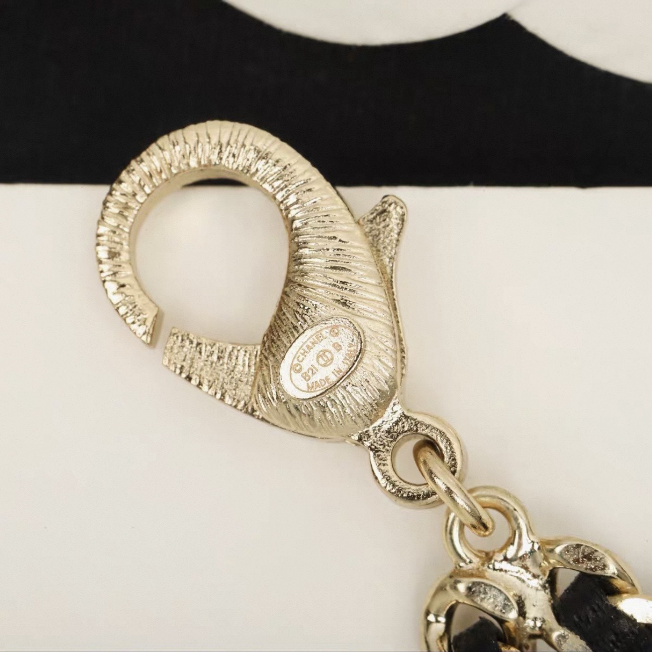 CHANEL Necklace - image 6