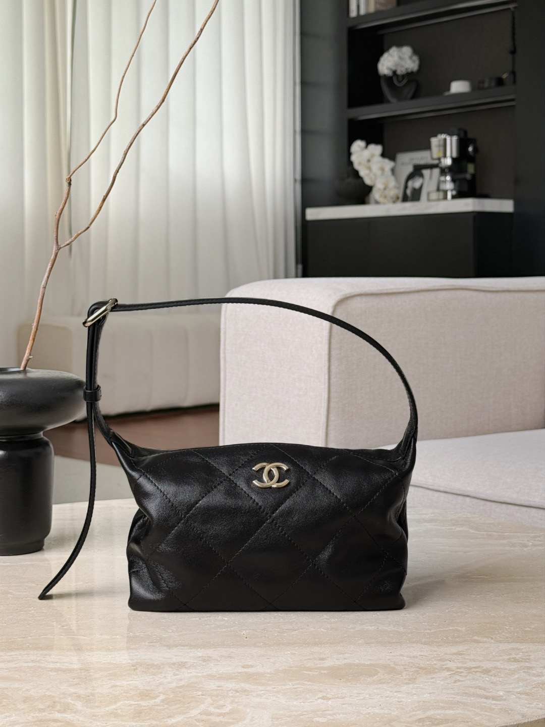 CHANEL 26P Hobo Bag Shiny Lambskin In Black - image 2