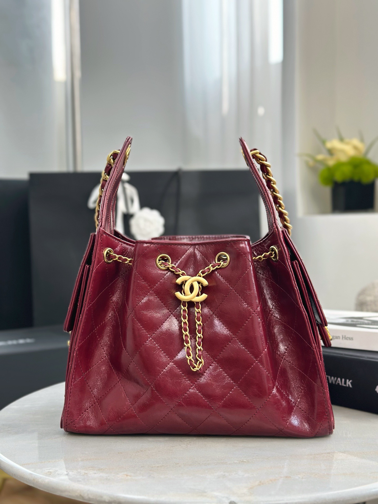 CHANEL 25 Small Handbag Shiny Crumpled Calfskin  Burgundy - image 2