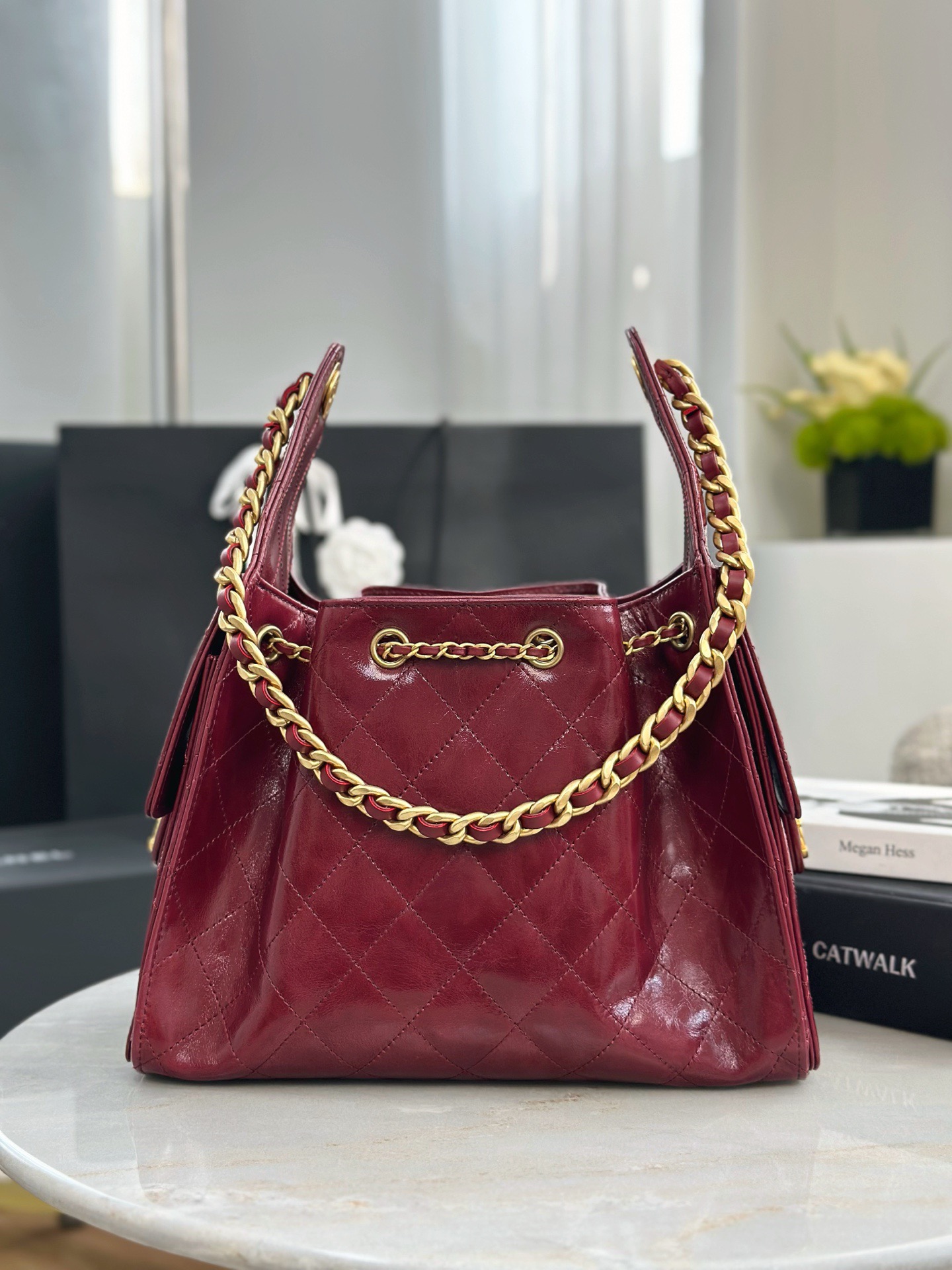 CHANEL 25 Small Handbag Shiny Crumpled Calfskin  Burgundy - image 4