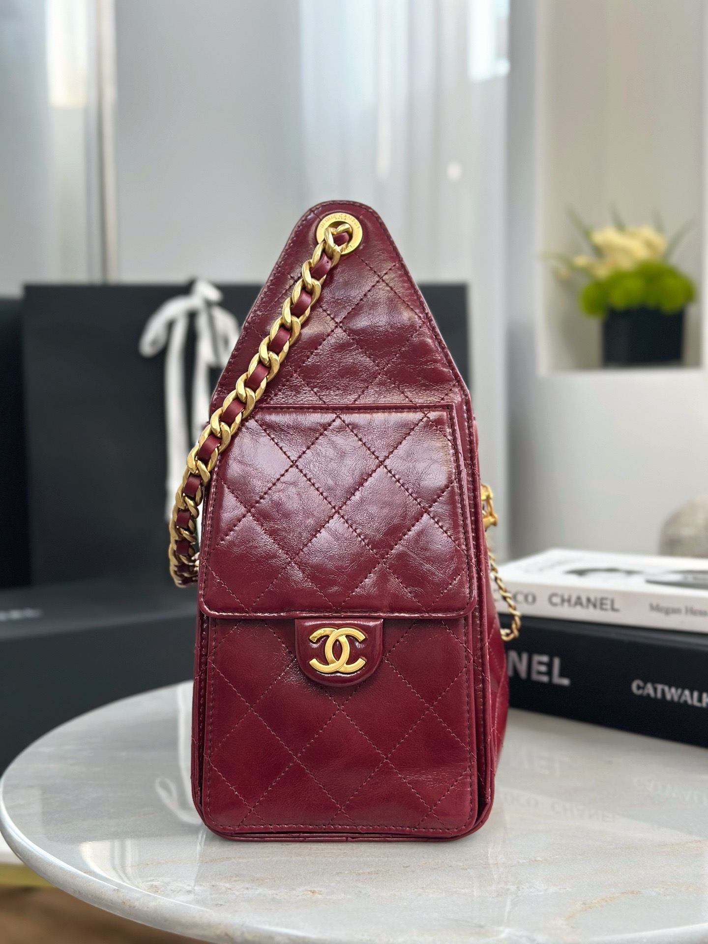 CHANEL 25 Small Handbag Shiny Crumpled Calfskin  Burgundy - image 5