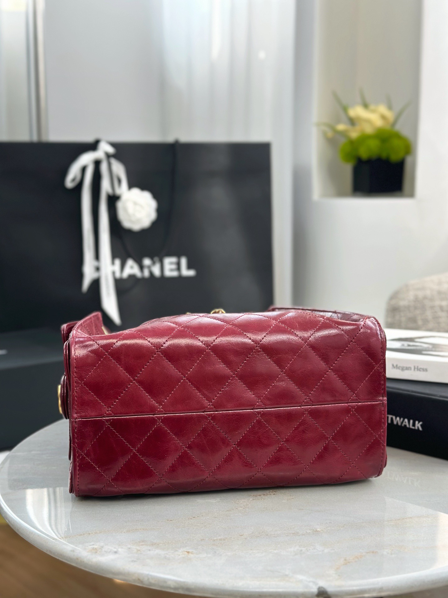 CHANEL 25 Small Handbag Shiny Crumpled Calfskin  Burgundy - image 6
