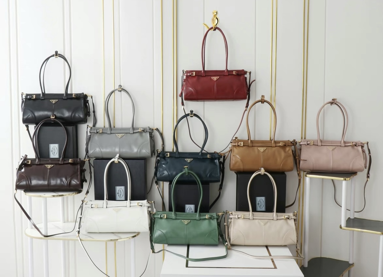 PRADA Bonnie medium leather handbag - image 9